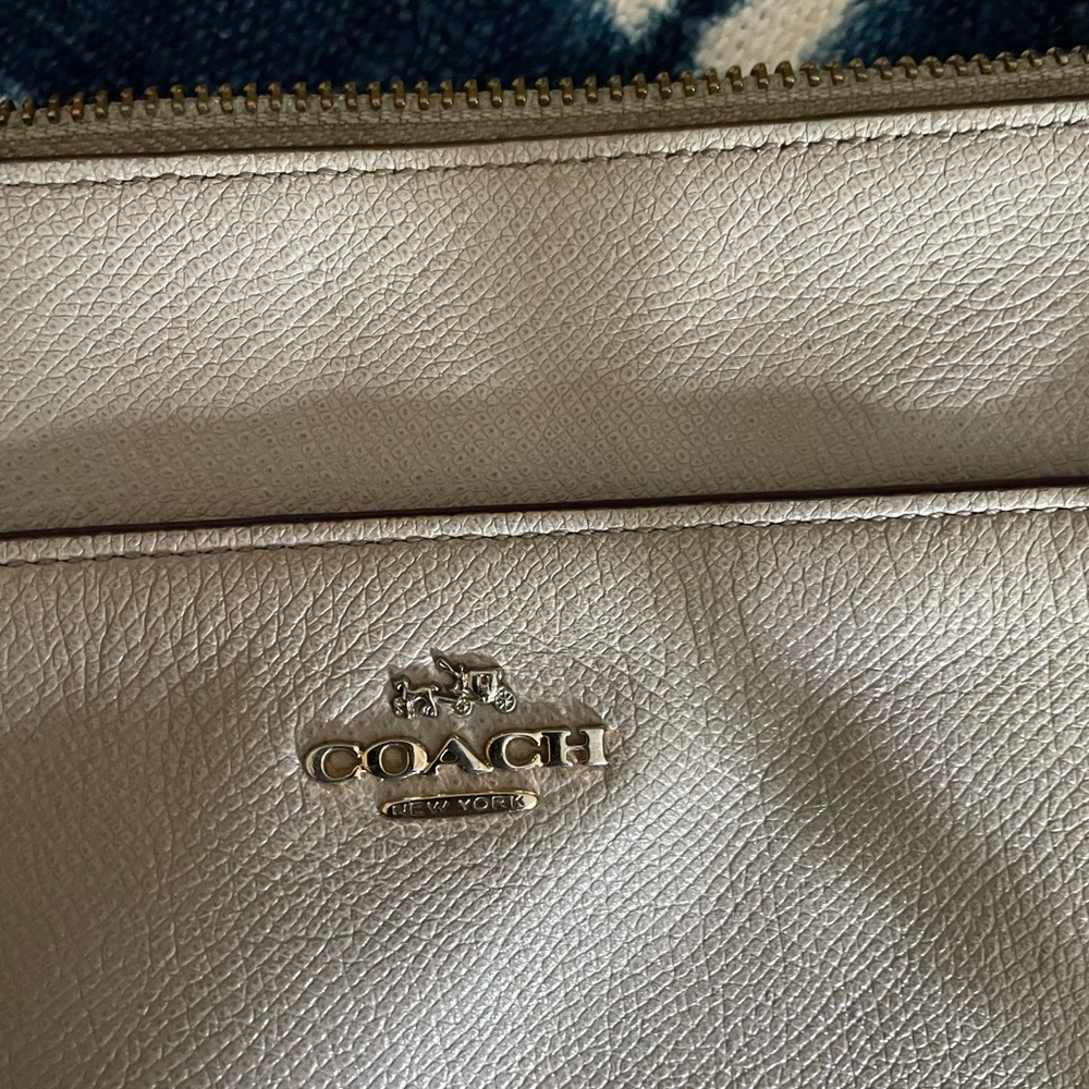 Vintage coach crossbody bag. Stone color.